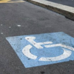 Dsabili, disegno di legge parcheggio gratuito strisce blu